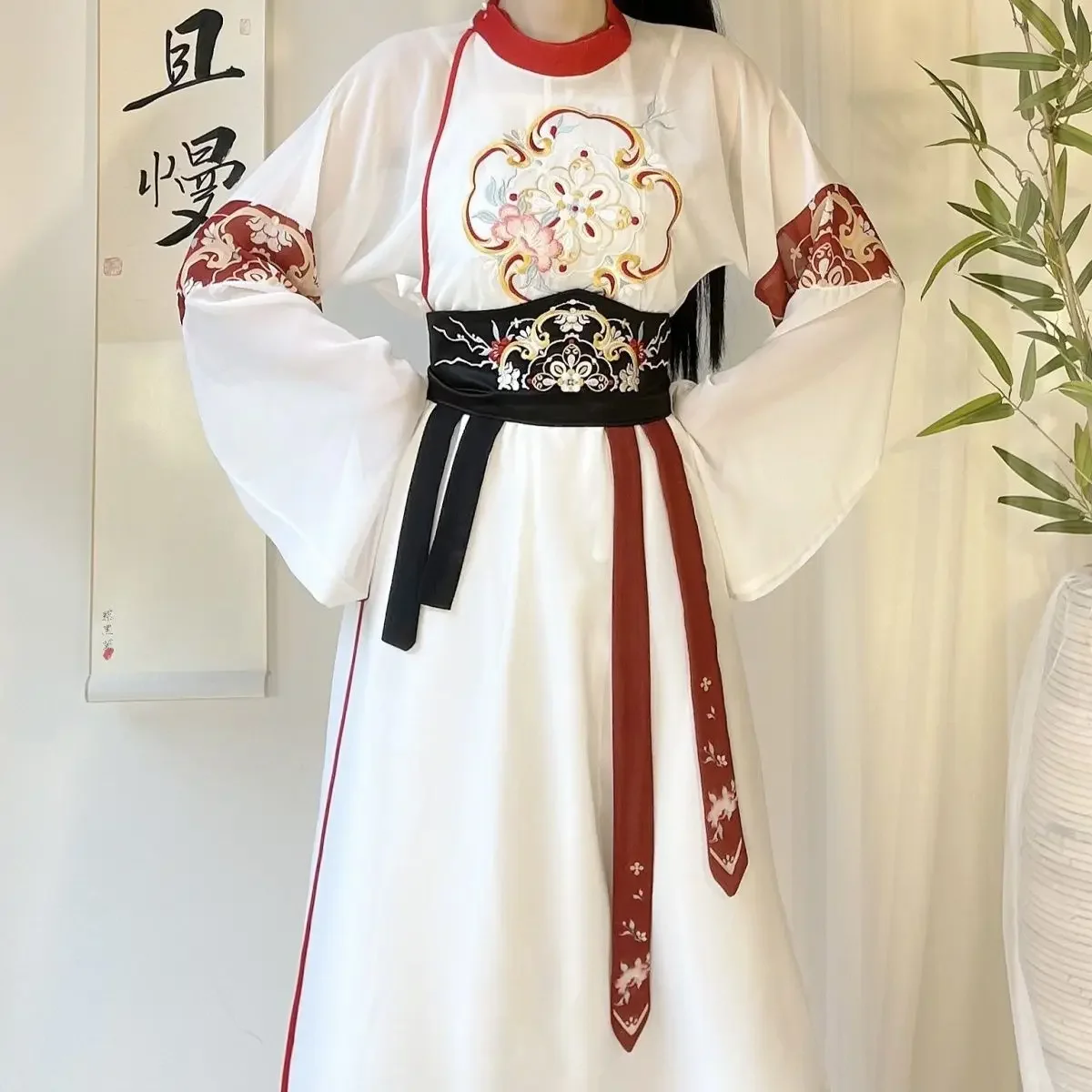 

Chinese Style Exquisite Embroidered Hanfu Suit Ethnic Style Fashion Clothes Elegant Streetwear Casual Chinese Traditional Dress