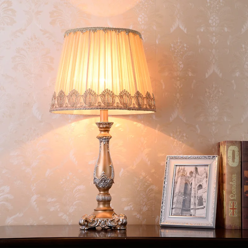 

Современная настольная лампа для спальни, прикроватный светильник, простой теплый светильник для гостиной, Свадебный креативный декоративный светильник s