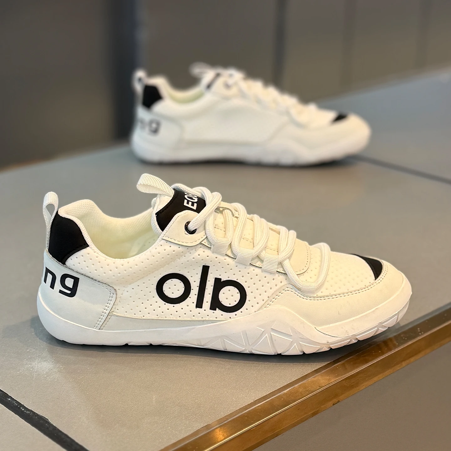 Men Sneakers Summer Breathable Men Sport Casual Lightweight Soft Driving Shoes White Sneakers Fashionable Everyday Trainer Men