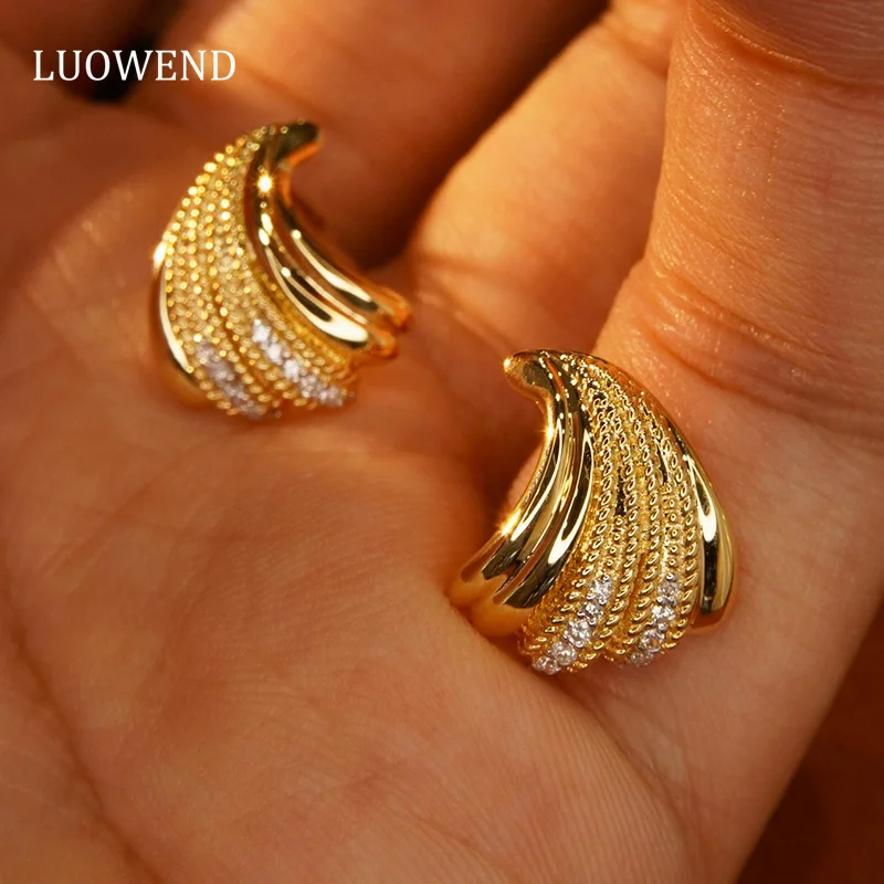 

LUOWEND 18K Yellow Gold Earrings Shiny Real Natural Diamond Stud Earrings for Women Wedding Elegant Shell Design High Jewelry