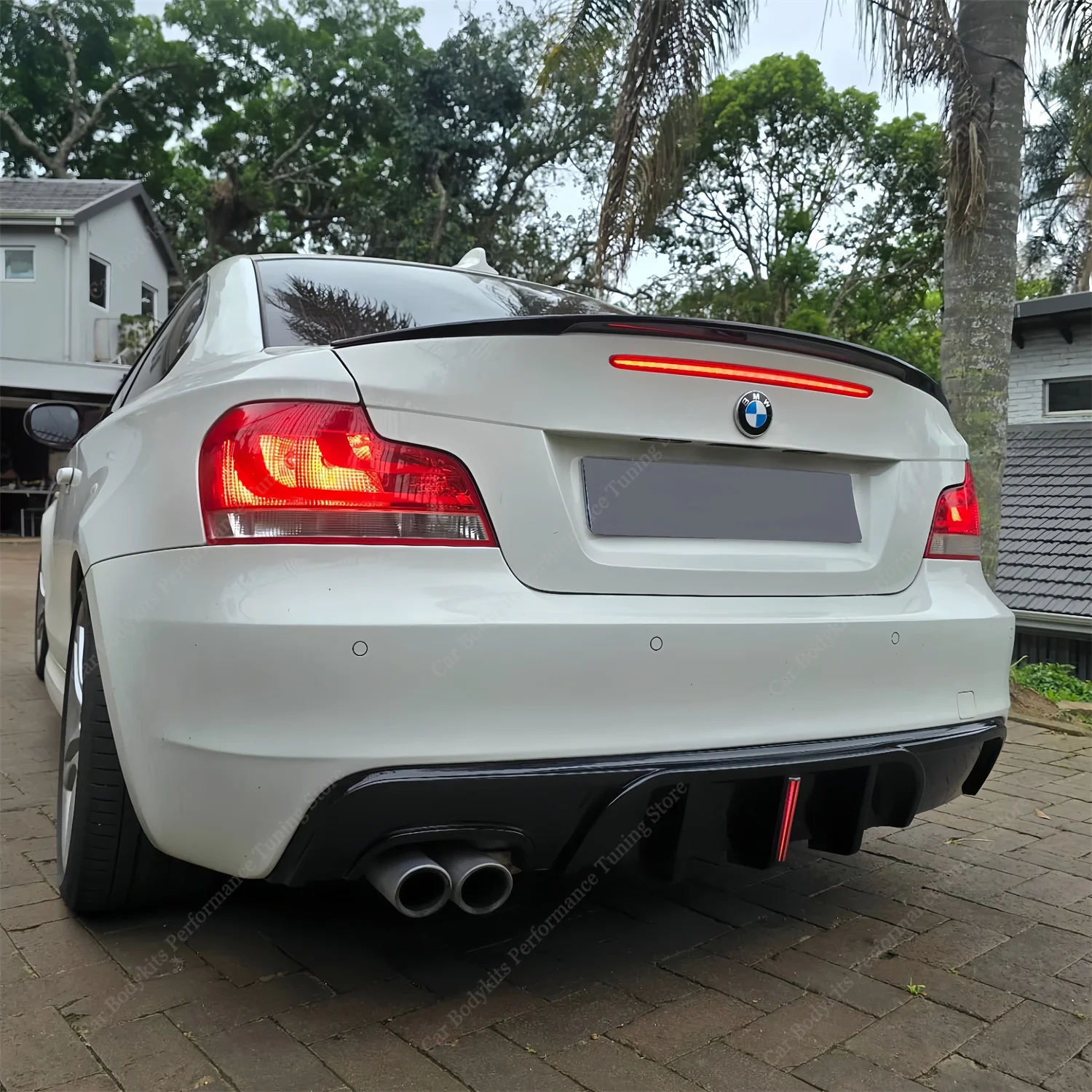 Performance Style Rear Diffuser Rear Bumper Lip Splitter With Lamp