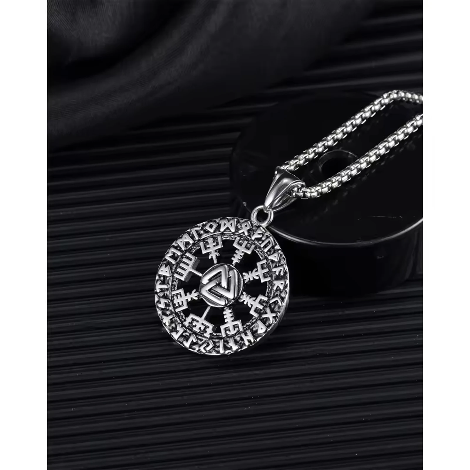 Stainless Steel Jewelry Viking Pirate Compass Triquetra Knot Pendant Necklaces Chain Fashion Jewelry Accessories