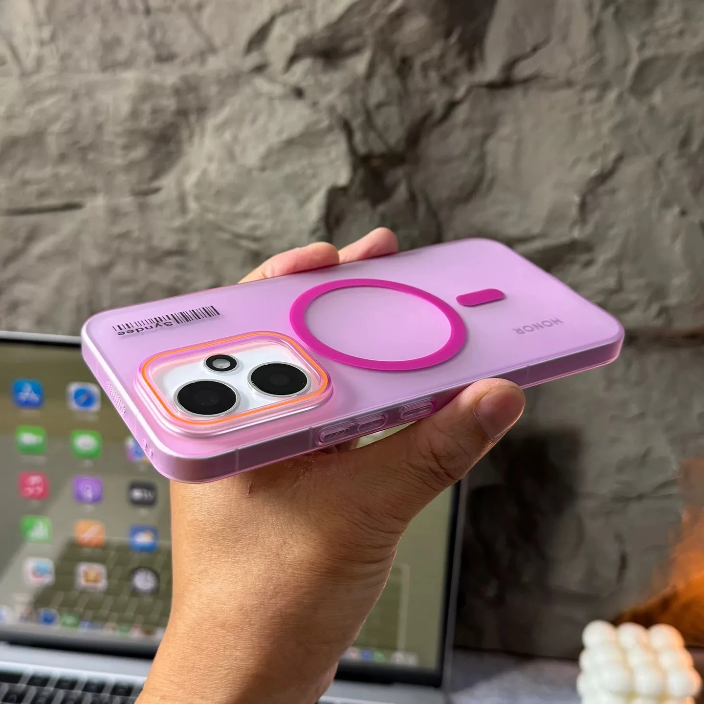 Slim Skin Feel Magnetic Wireless Charging Case with Anti-Fingerprint Shockproof Protection