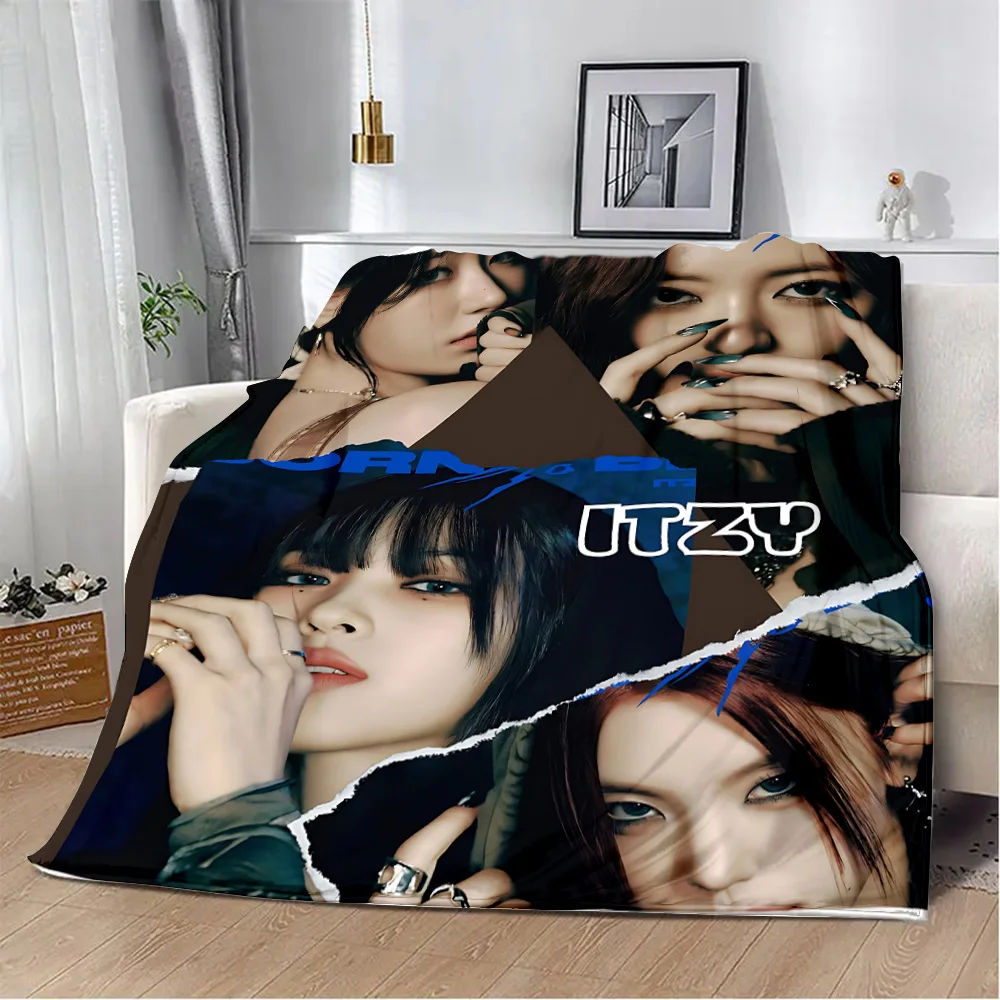 KPOP ITZY Printed Blanket for Bed Sofa Armchair Picnic Blankets Warm Blanket Comfortable Blanket Home Travel Birthday 5