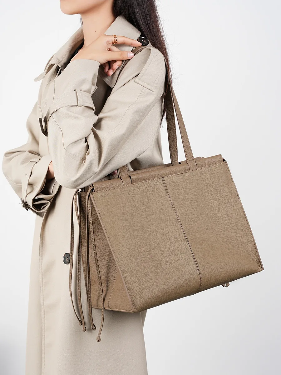 

2023 New Fashion Shoulder Bag Large Capacity Leather Underarm Bag Simple Wind Light Luxury Senior Sense Tote Bag For Female