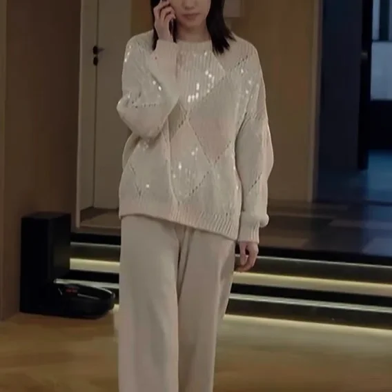 

Women 2024 Spring Summer New Temperament White Sequined Pullover Long-sleeved Sweater