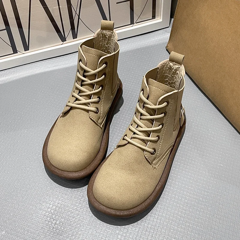Spring and Autumn Fashionable Leather Boots for Women and Men, Outdoor Casual Martin Boots, Trendy Design Mid-calf Boots