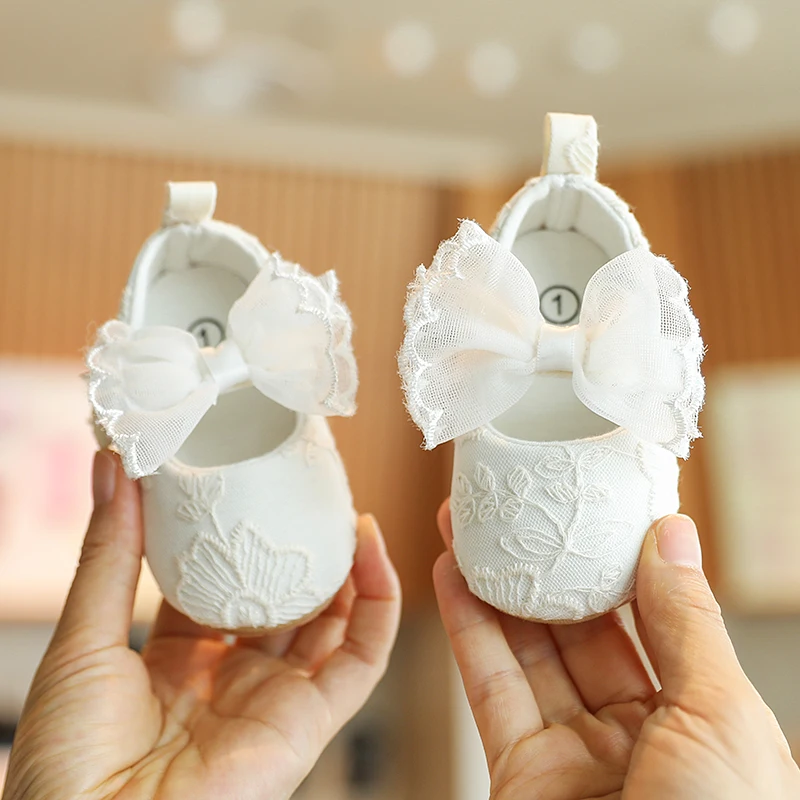 Cute White Lace Baby Girl Princess shoes  Baby Moccasins Moccs Shoes Bow Fringe Rubber Soled Non-slip Footwear Crib Shoes