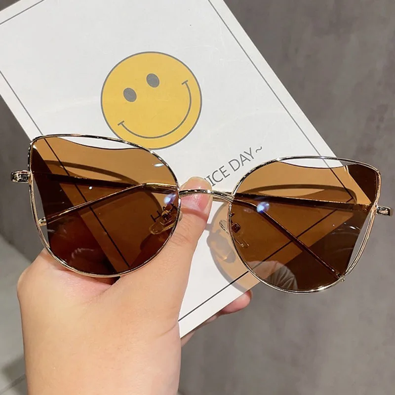 

Metal Hollow Sunglasses for Women Men Luxury Brand Designer Cat Eye Sunglasses Female Fashion Ins Sun Shades Korean Style