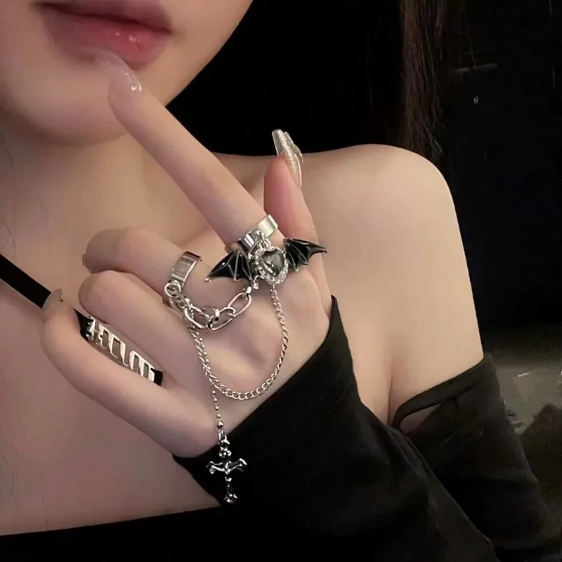 Y2K Punk Gothic Black Bat Wing Cross Chain Rings for Men Women Hip Hop Crystal Heart Cross Irregular Rings Jewelry
