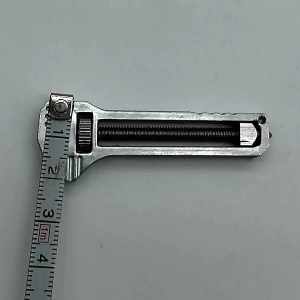 1PC EDC Multi Tool Compact Multitool Portable Tool Key Ring Chain Pocket Cutter Screwdriver Multi Tools Camping Survival Kit