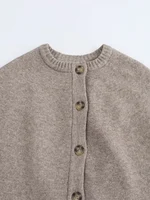 European & American Style Knitted Cape Jacket – Chic & Versatile 3