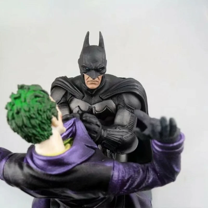 

Mcfarlane Dc Batman vs Joker Heath Ledger the Joker DC Batman Dark Knight Joaquin Ugly hand model doll gift