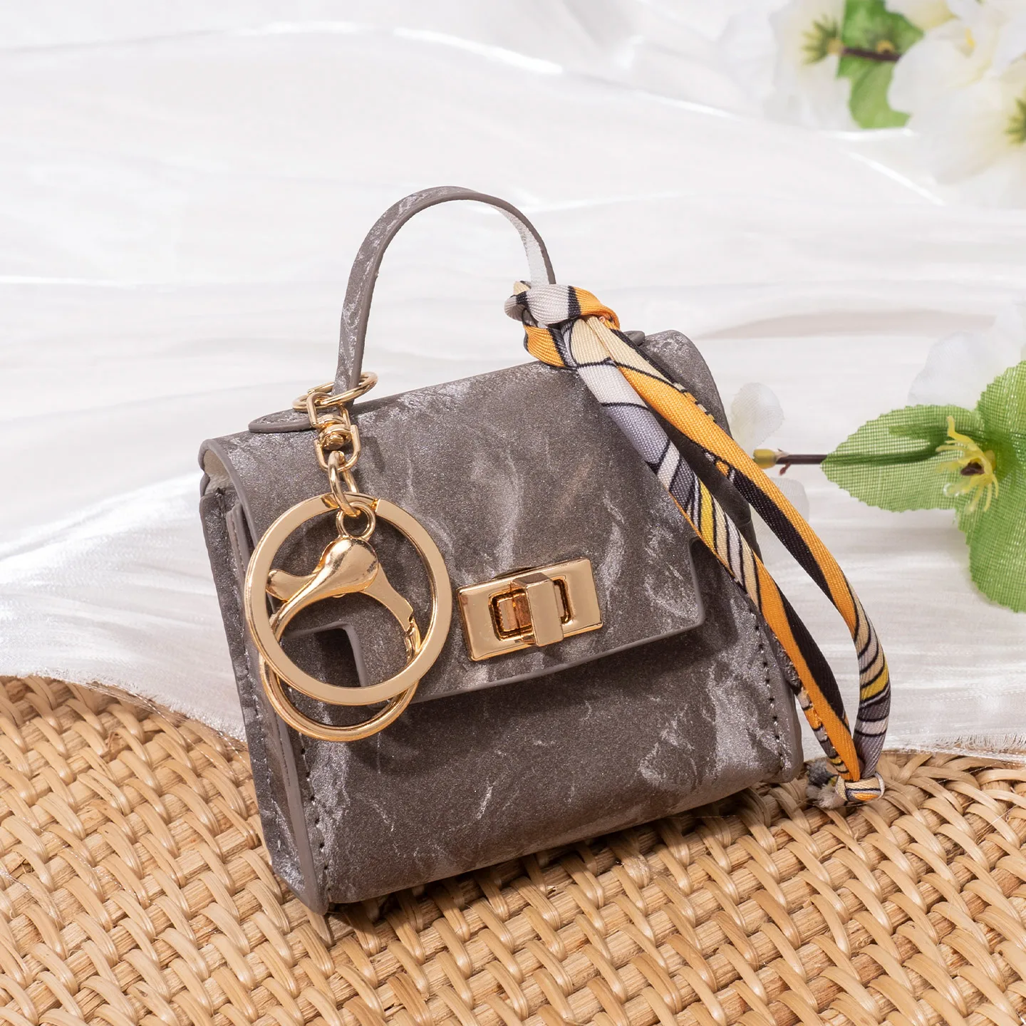 Light Luxury High-end Coin Purses Fashionable Exquisite Bag Accessories New Silk Scarf Bracelet Portable Mini Keychain Pendants