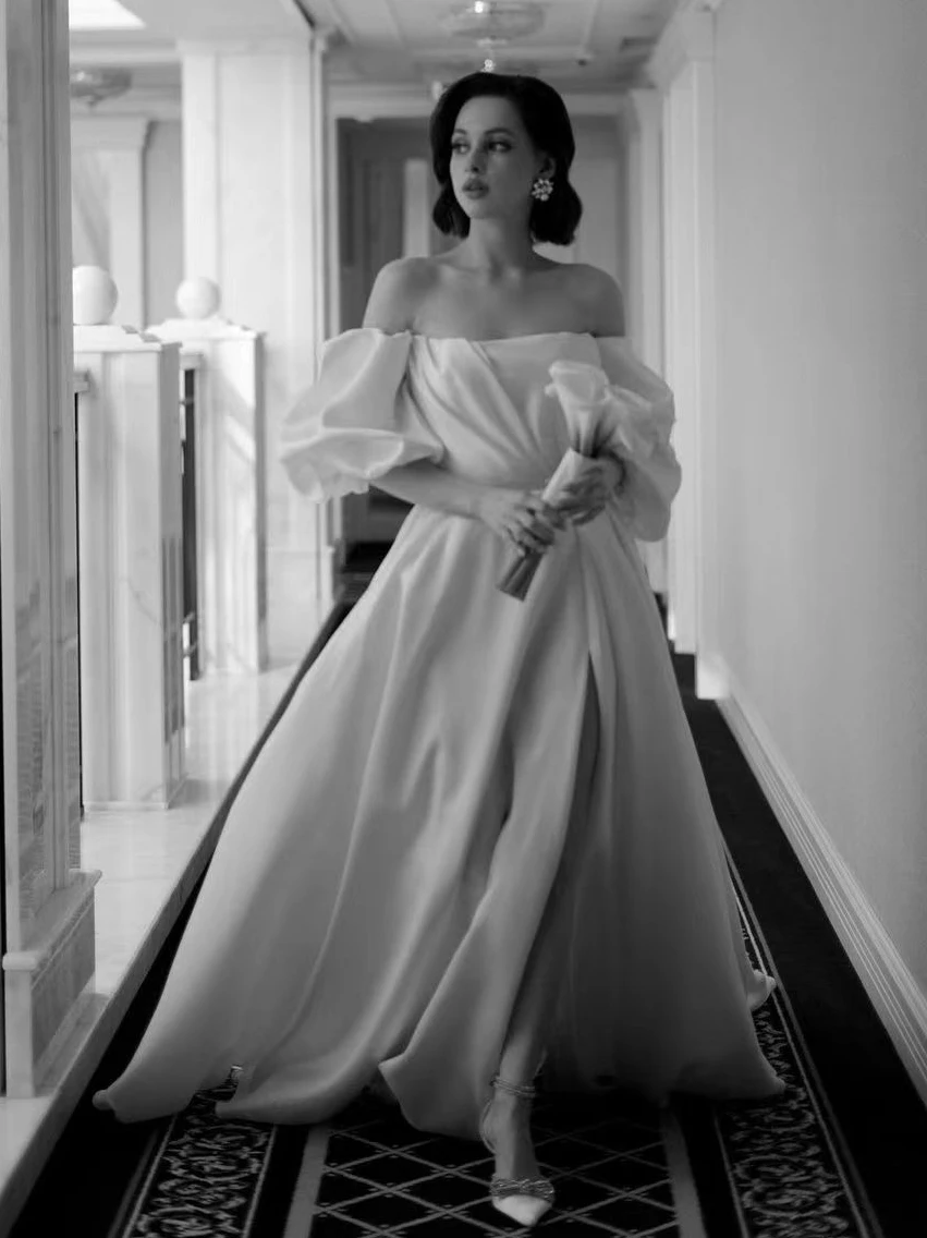 

A-Line Sexy Wedding Dress Puff Sleeves Open Back Off-Shoulder Bride Gown Backless Satin Split Robe De Mariée Wedding Gown