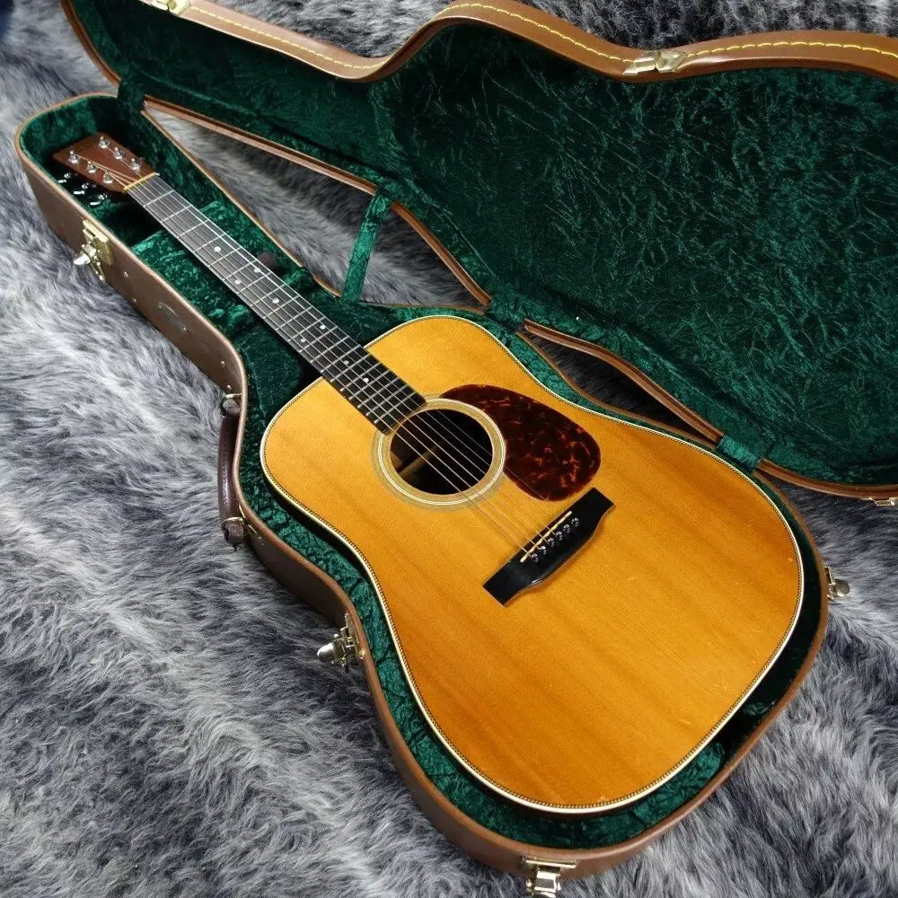 

HD 28 1977 Acoustic Guitar
