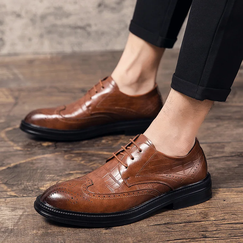 

Four Seasons New Derby Shoes Business Formal Office Leather Shoes Brogue Carved Leather Shoes Fashion Wedding Shoes PX114