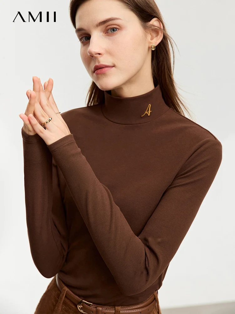 

AMII Minimalist T-shirt for Women 2023 Winter New Slim Base Shirt Letter Embroidery Half High Neck Velvet Female Tops 12324094