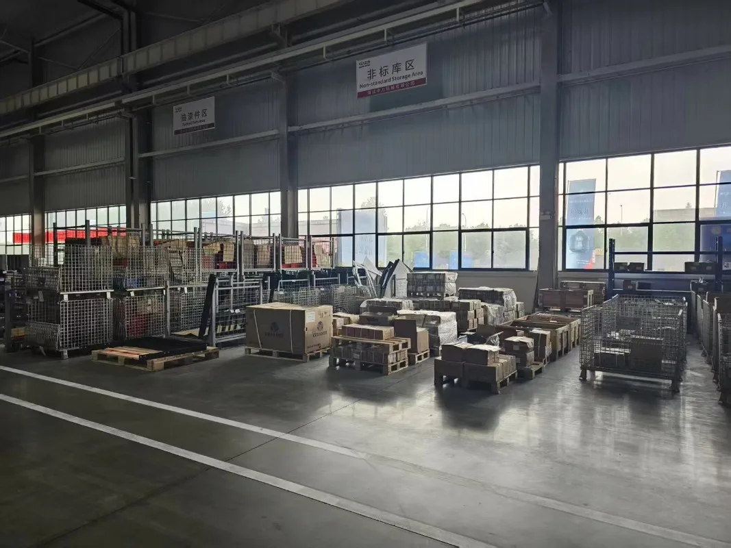 Veicolo a Guida Automatica Personalizzato con Capacità di Carico di 1500kg, Navigazione Visiva, Attrezzatura Intelligente per il Trasporto in Magazzino - immagine 3