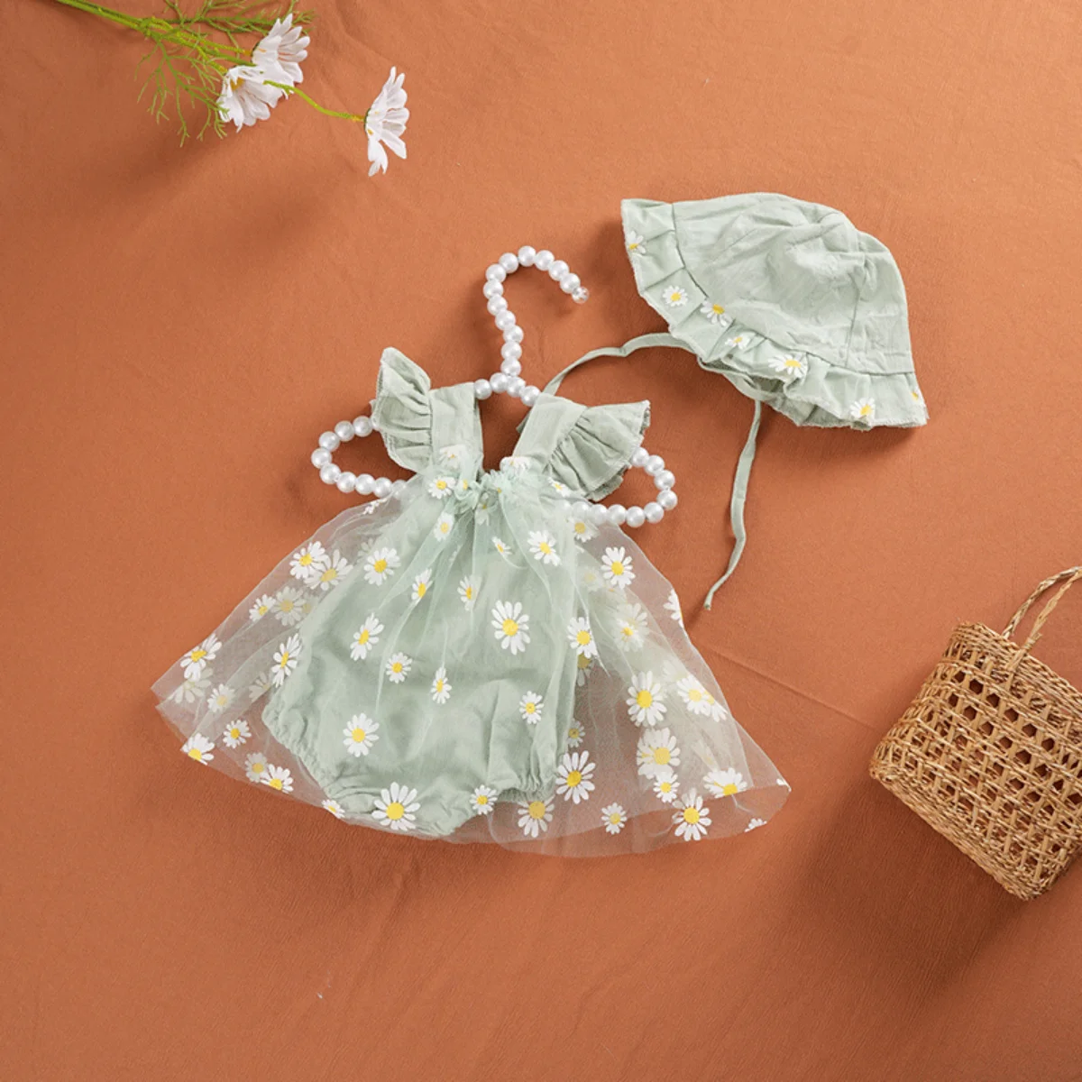 green daisy-clothes