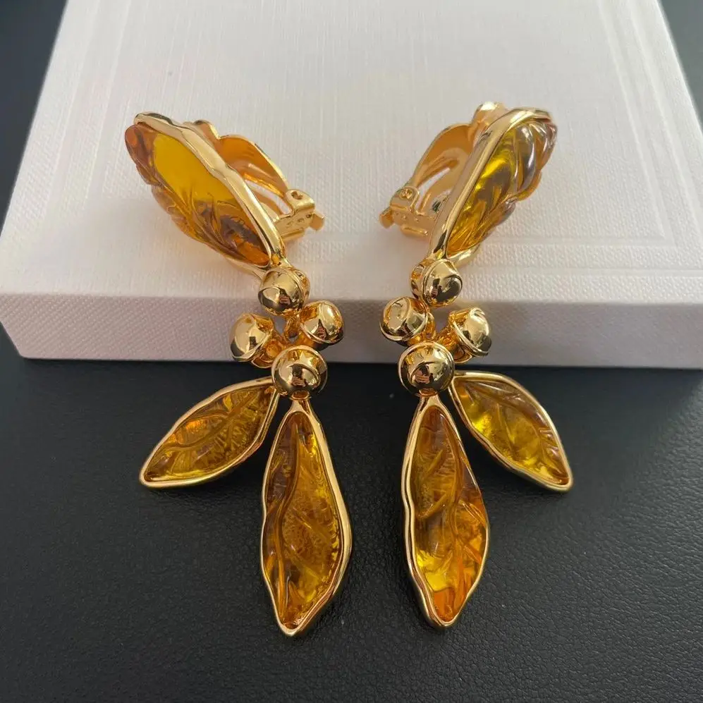 

Earrings Light Luxury Fashion Retro Simple Maple Leaf Ear Clip For Women Aretes De Mujer Pendientes Boucle D’Oreille Orecchini