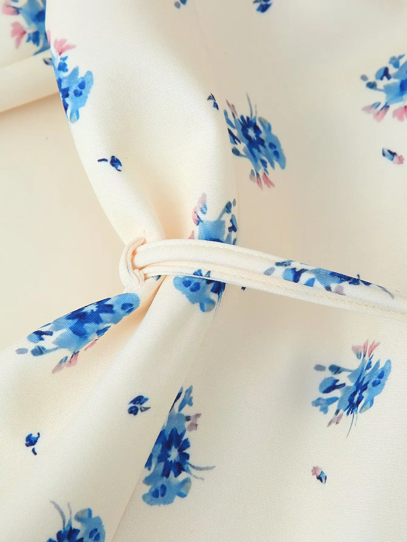 2025 Spring Autumn Lacing Up Bow Sashes Beige Floral Print Blazer Boyfriend Vintage Women Front Pockets Loose Suit Fashion Coat