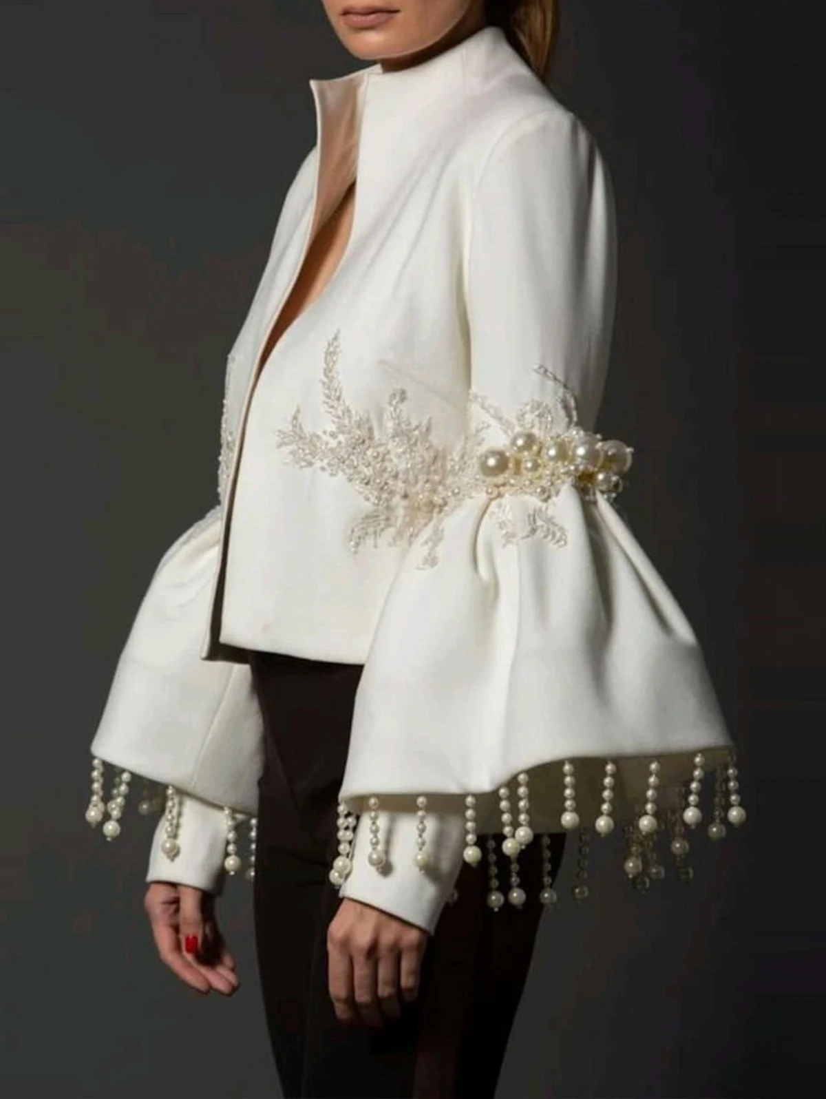 thumbnail image 1 of Chaquetas elegantes vintage con cuello alto para mujer, abrigo con mangas acampanadas bordadas con flecos de perlas para fiesta y noche, 1 of 4
