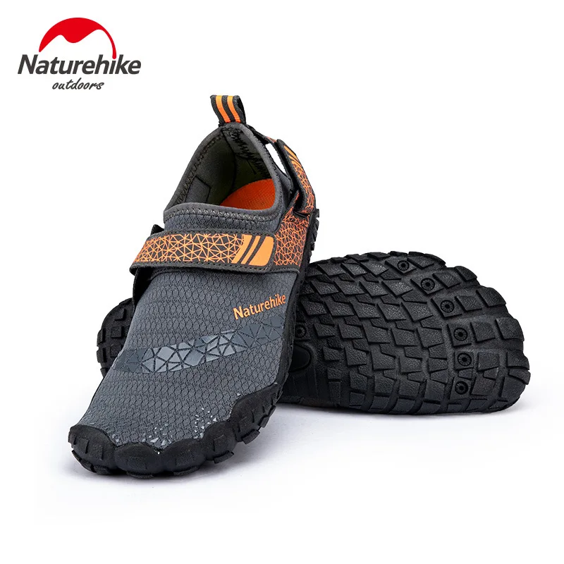 Non-slip Wading Upstream Beach Shoes Thickened Rubber Sole Anti-skid Wear-resistant Bottom Drain Hole Design Shoe