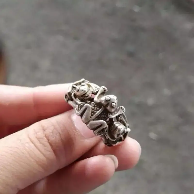 2.8Cm Old Chinese Miao Silver Carve Frog Jewellery Hand Ring Birthday Present
