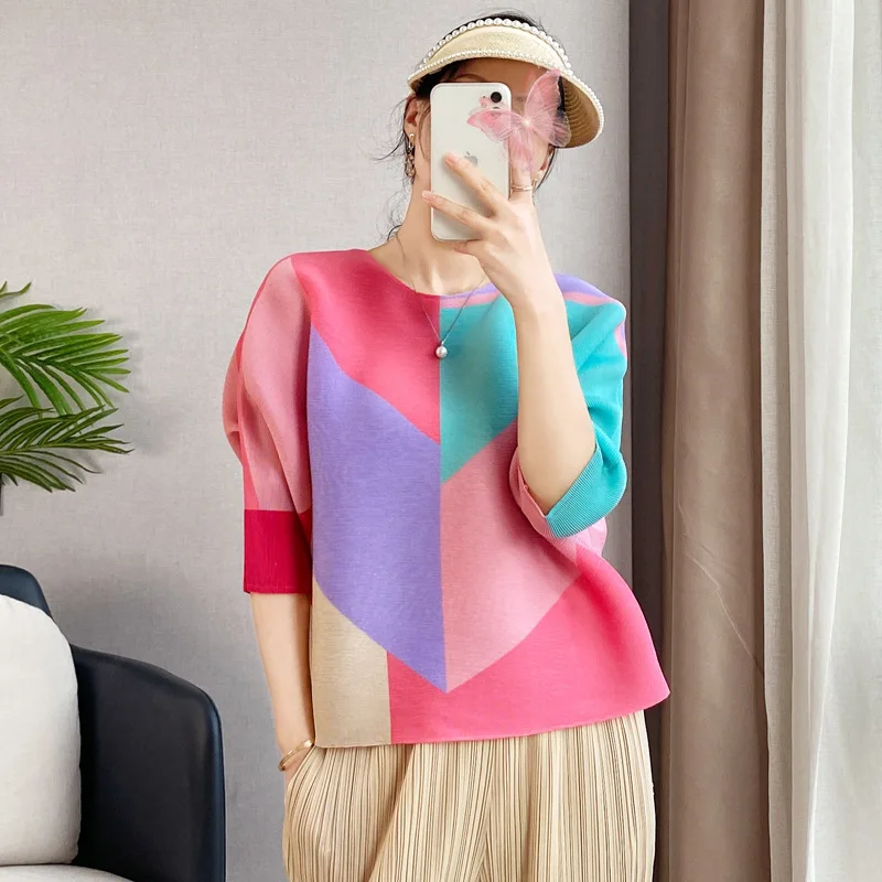 

Miyake fold 2022 spring and summer new print color matching top women's round neck thin short-sleeved all-match T-shirt women