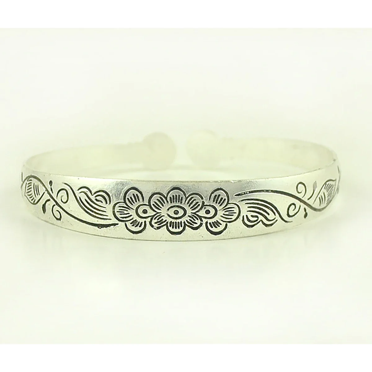 Retro Cuff Bracelet Image 14