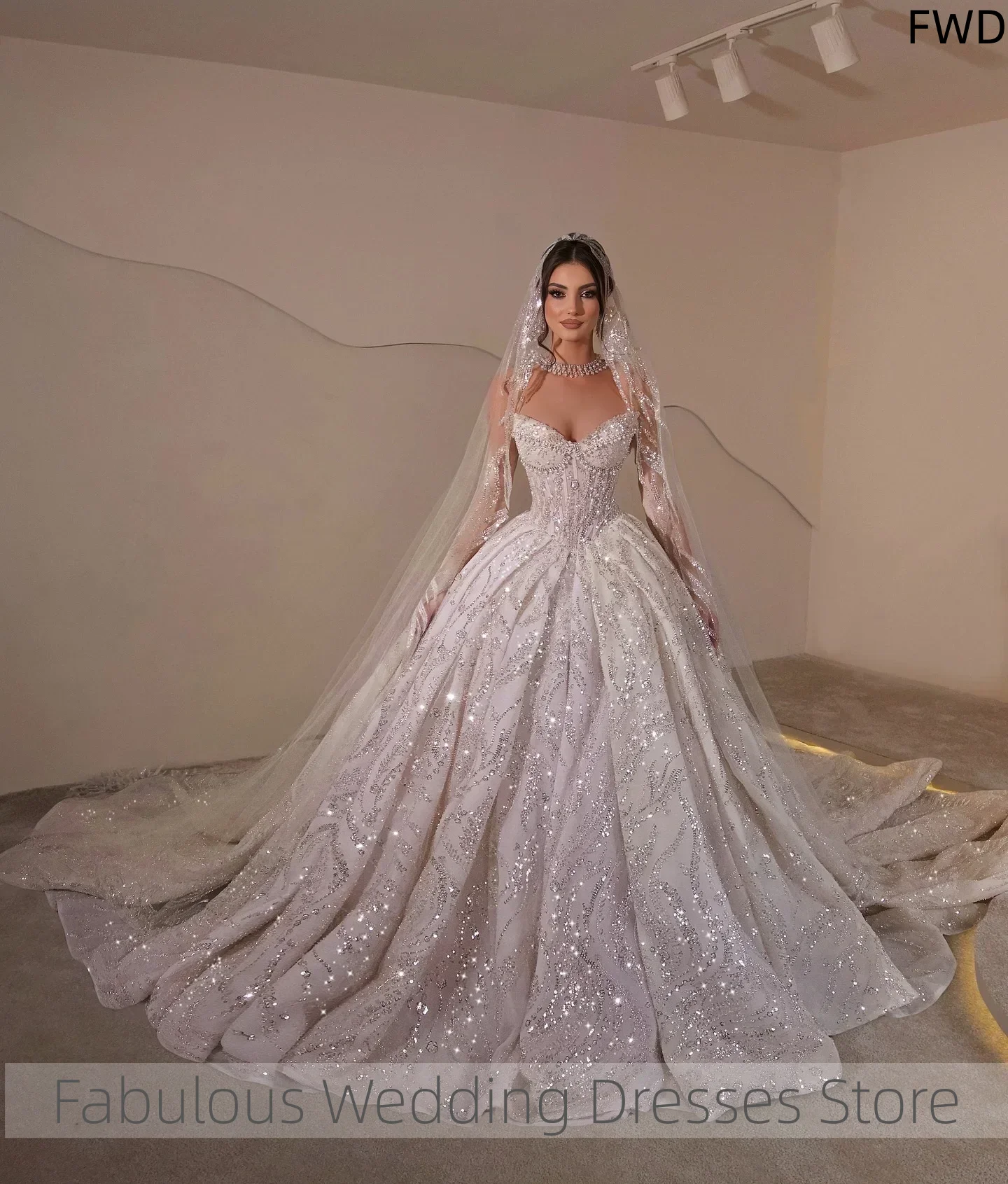 Customized Graceful Wedding Dresses Pearls Bridal Ball Gowns Strapless Sleeveless Bride Dress Robe De Mariée