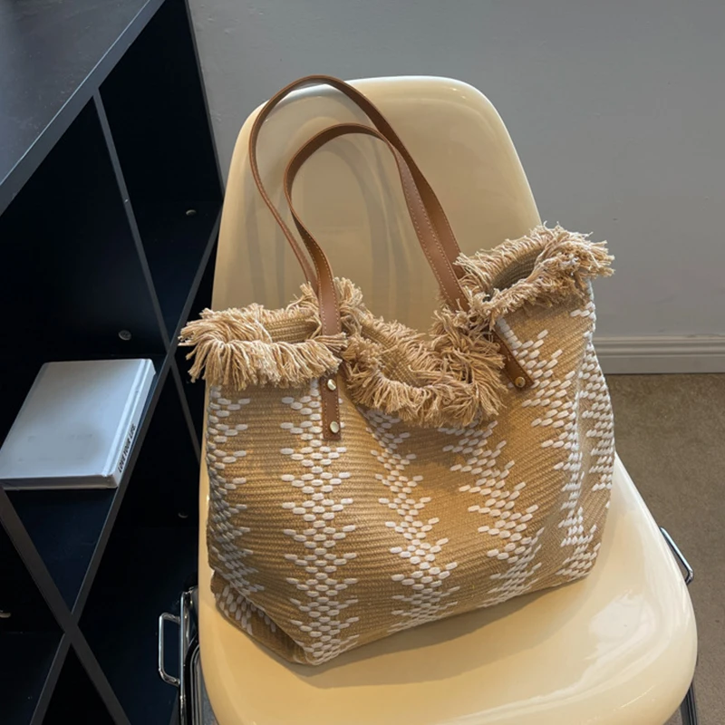 حقائب نسائية عصرية ذات مقبض علوي، مصممة للاستخدام...