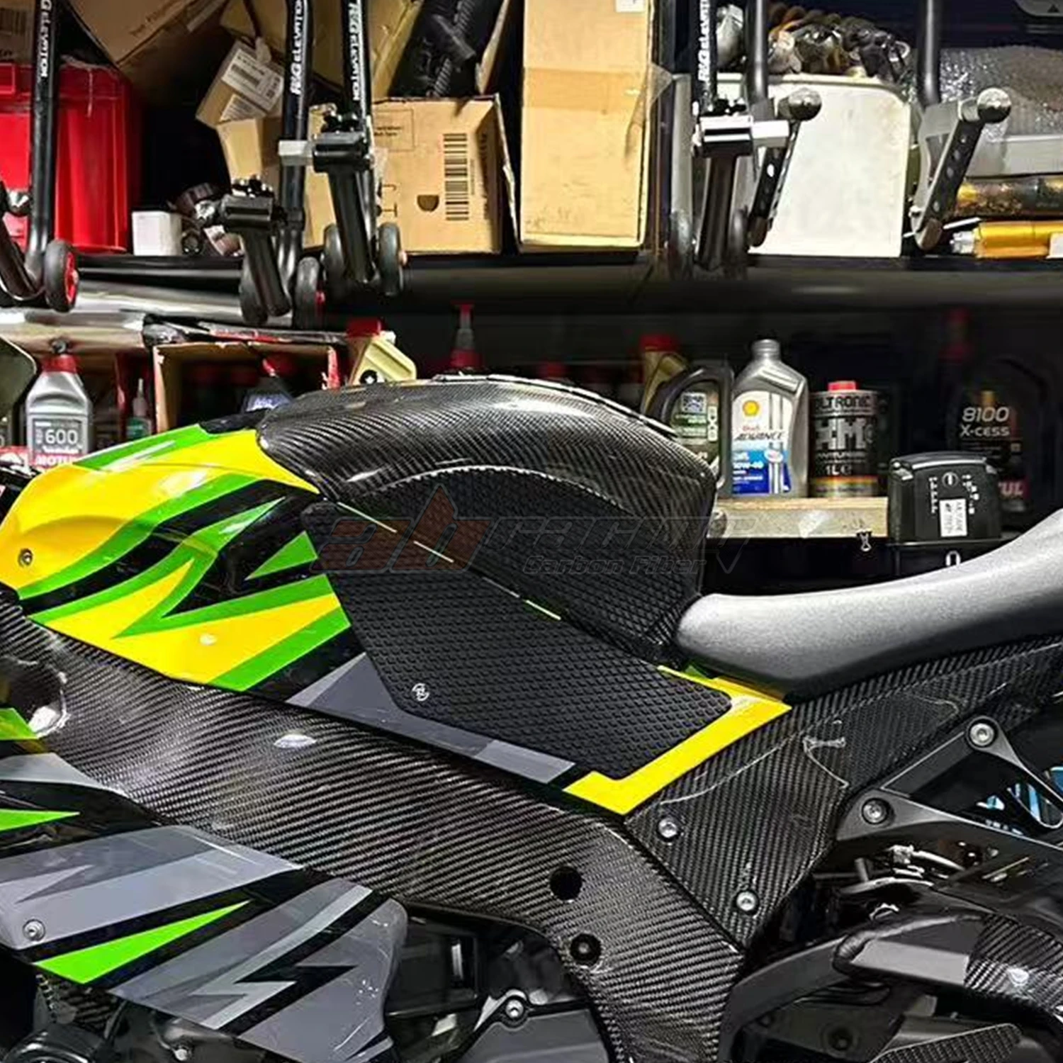 オートバイの燃料タンクサイドカバーパネルフェアリングカウルガード オートバイの燃料タンクサイドカバーパネルフェアリングカウルガード