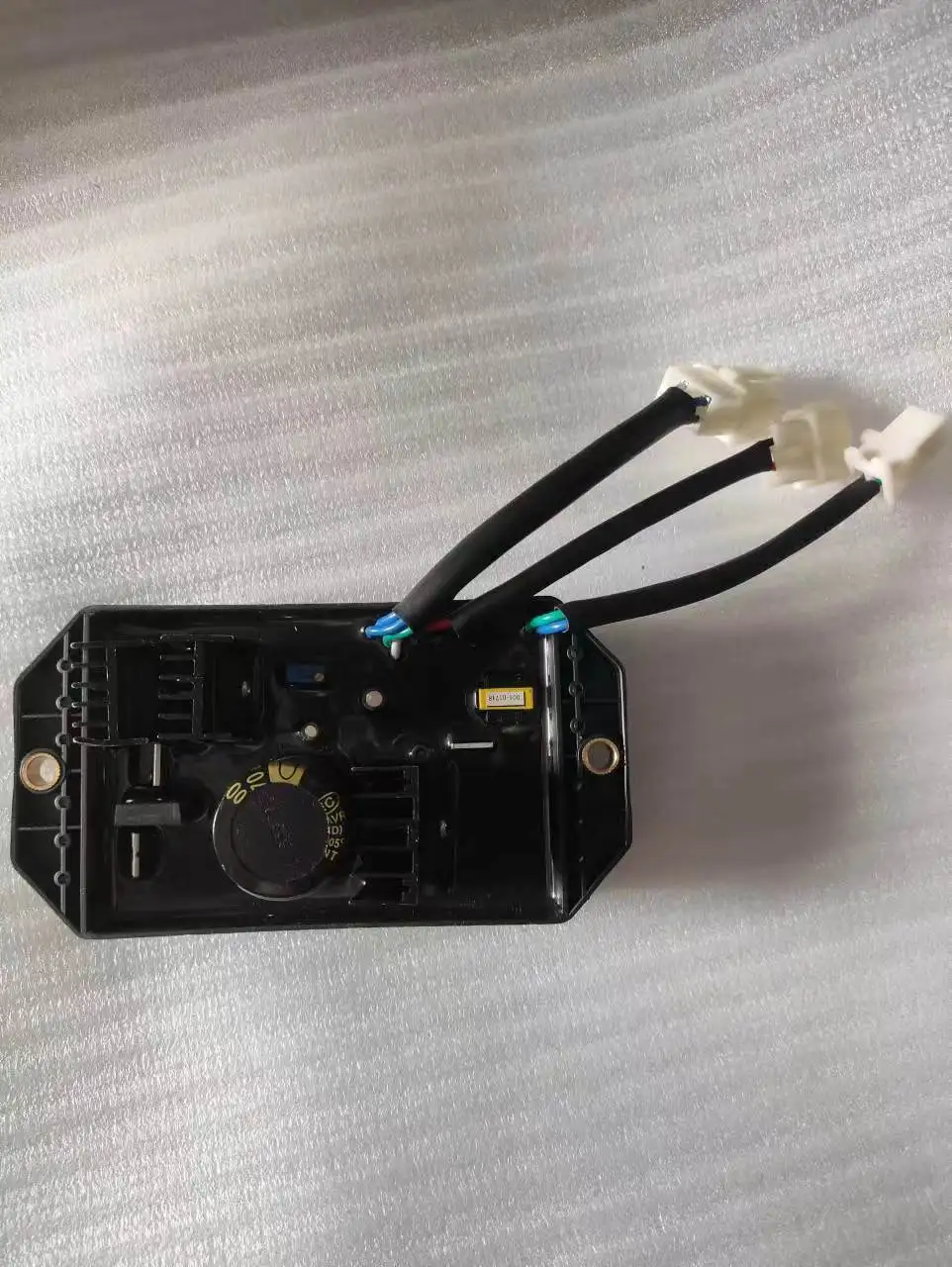 

TT915-700 AVR LIHUA регулятор, трехфазный генератор