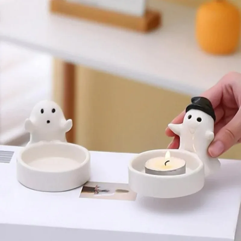 Ceramic Ghost Candle Holder for Halloween Decor Elegant Non-Slip Spooky Design for Bedroom Party and Tabletop Decoration