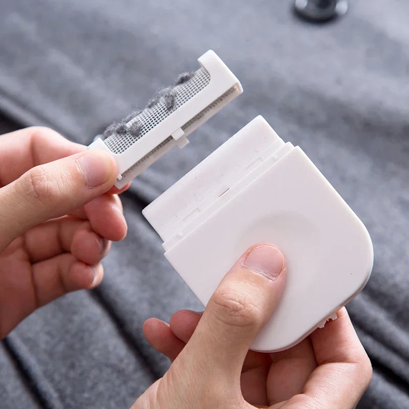 Cute Mini Lint Remover Portable Manual Hair Ball Trimmer Clothes Sofa Fabric Fluff Particle Remover Household Cleaning Tools