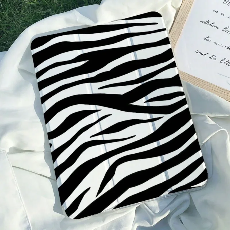 Elegant Dual-Toned Pencil Holder and Cover