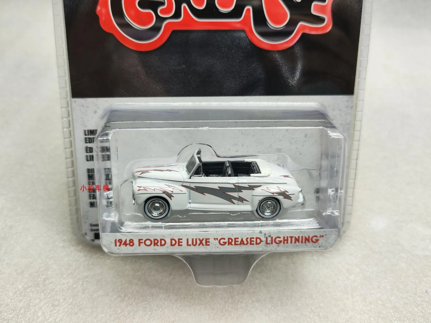 1: 64 Hollywood Series 40- Release (1978) -1948 Ford De Luxe Convertible Alloy car model collection gift ornaments