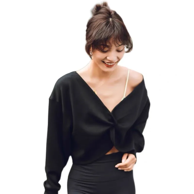 

Cocolotus Fashion outerwear small sweater for women with high waist Front &back twisted yoga suit for Autumn and winter overcoat