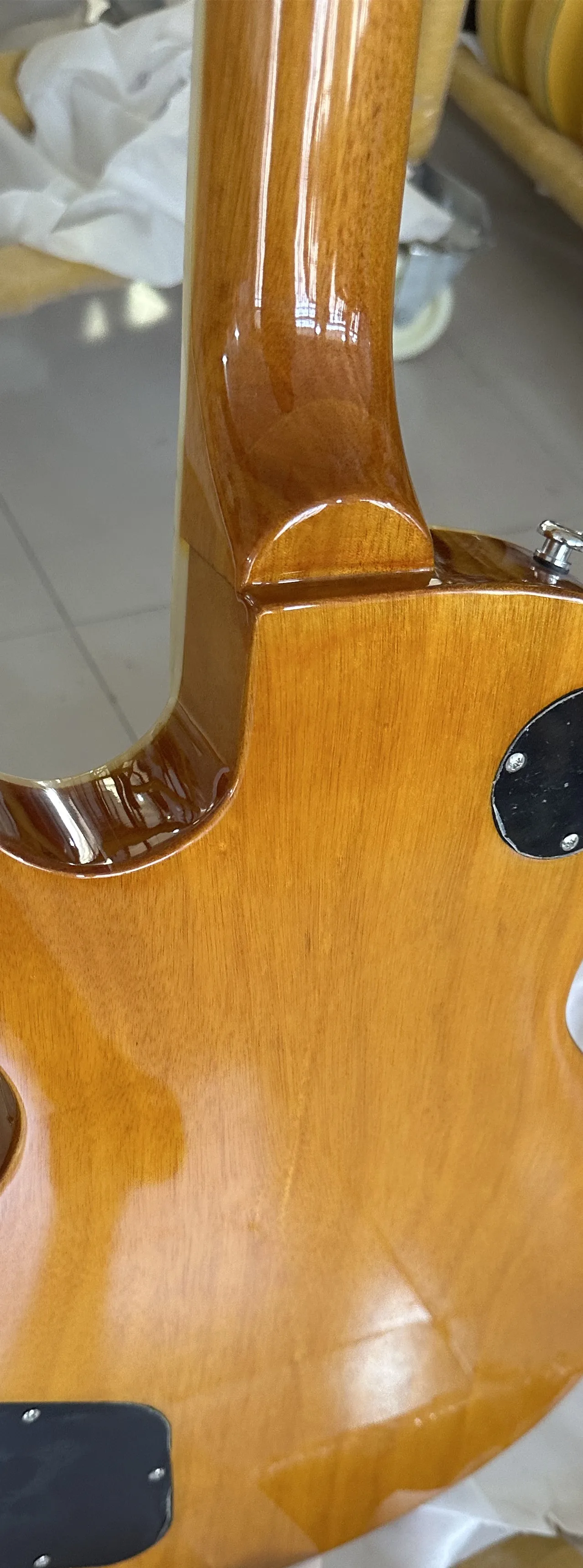 Standard electric guitar golden top silver flower basket pull plate P90 pickup lightning