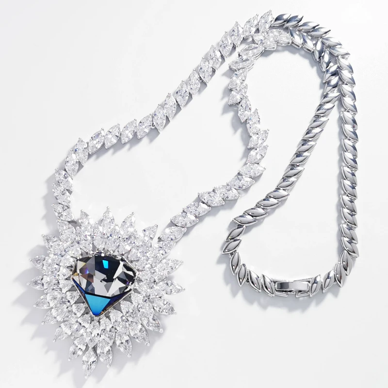 WomensLuxuryNecklacemadewithAustrianCrystalforBridalWedding