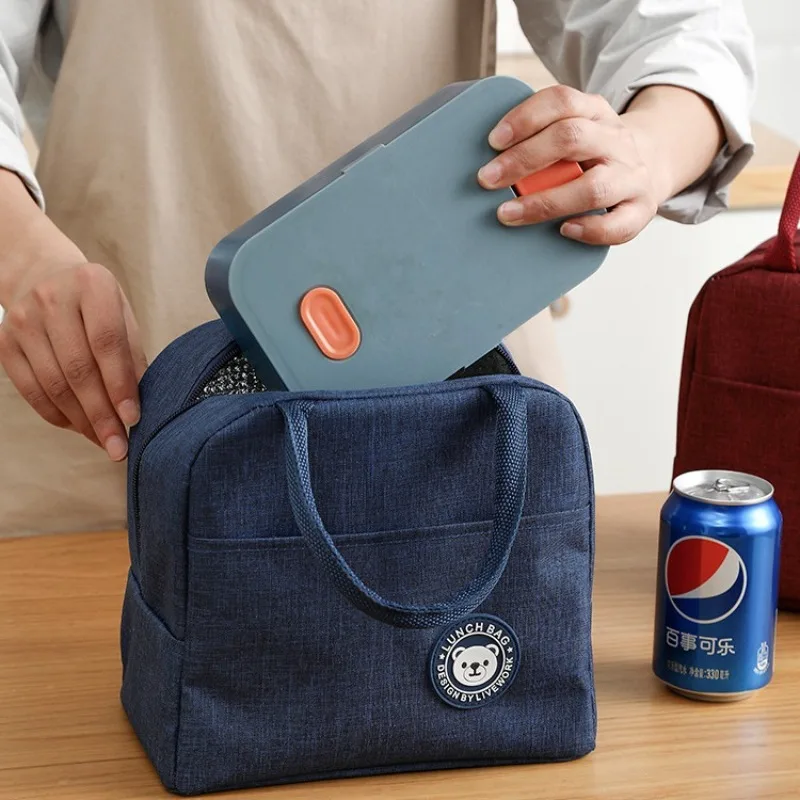 Enhanced Insulated Lunch Bag with Leakproof Lining and Zipper Closure