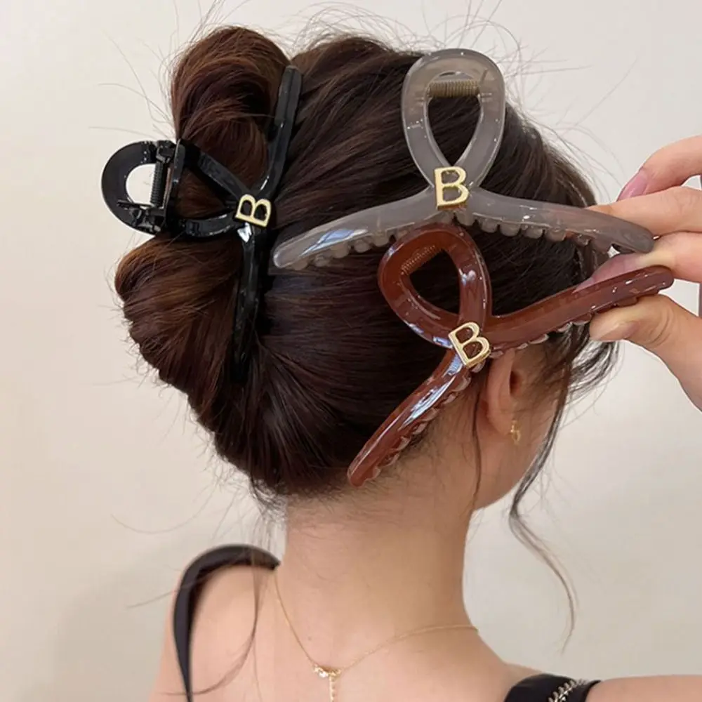 

Ins Cross Fashion Headwear New Heardress Large Hairgrips Acrylic Women Hair Claw Large Hair Clips Letter B Korean Shark Clip