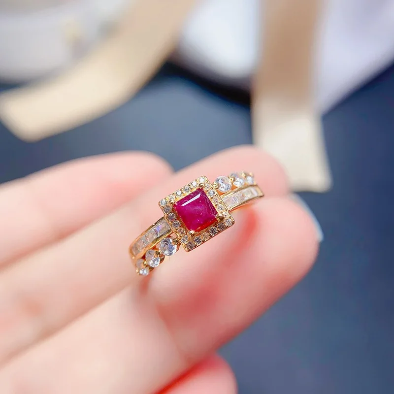 

Женское кольцо из серебра 925 пробы, 5 Х5 мм