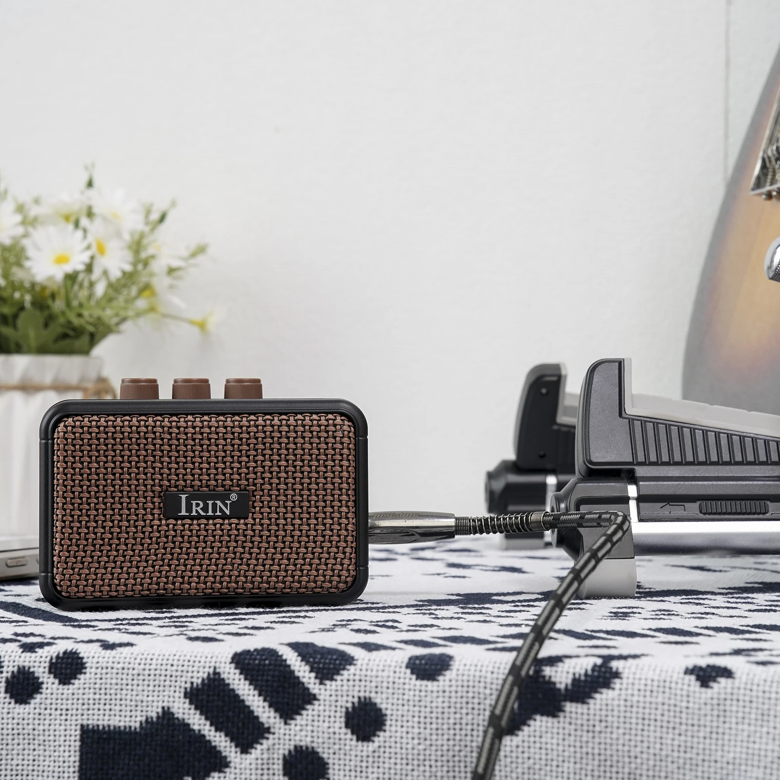 IRIN Electric Guitar Amplifier AG-01 5W Bluetooth Acoustic Guitar Speaker Portable Mini Instrument Amplifier Amp Accessories