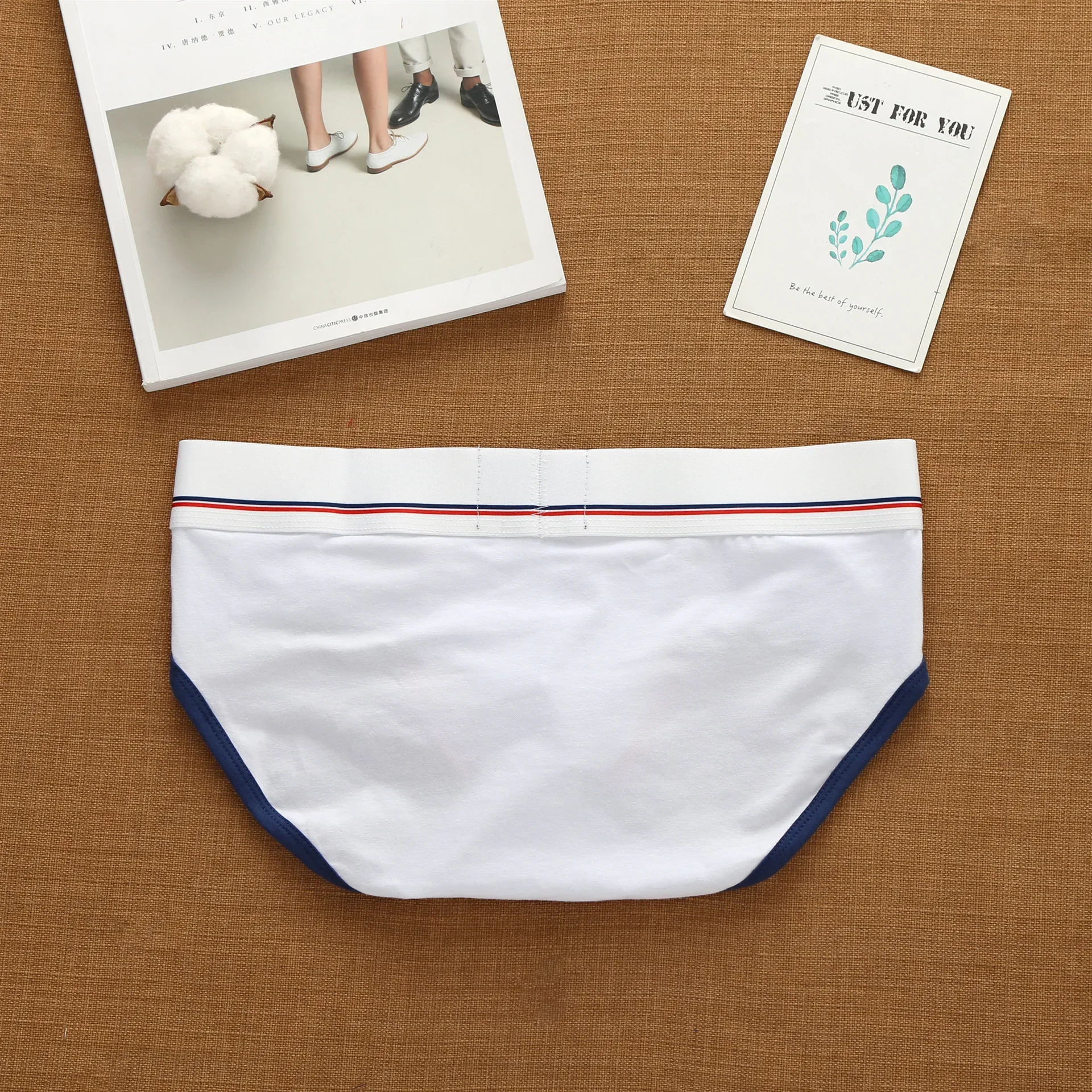 Men's Korean letter pure cotton low waist underwear elastic fashion trend briefs 3