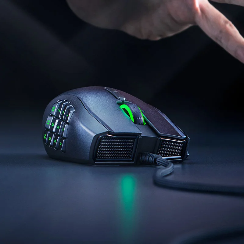Razer Naga 左利き用 - 人間工学に基づいた MMO ゲーミング