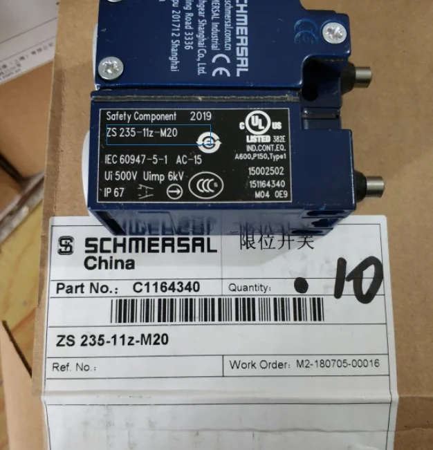 

New original SCHMERSAL limit switch ZS 235-11Z-M20