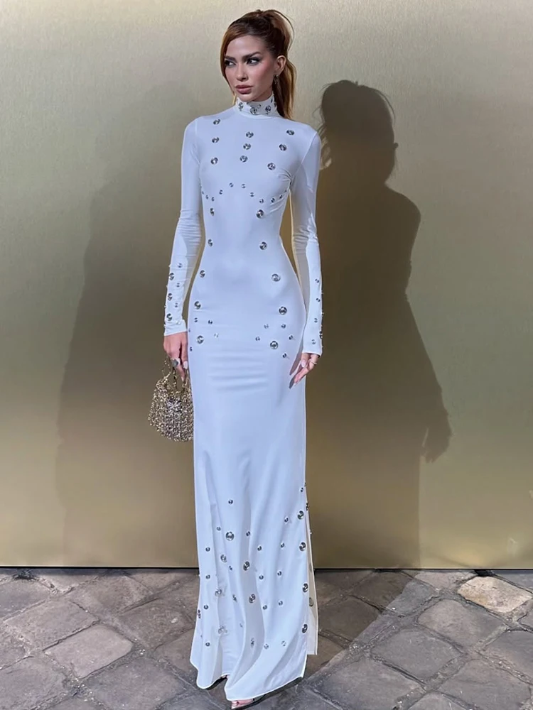 فستان طويل أنيق أبيض بأكمام طويلة ورقبة عالية من P...